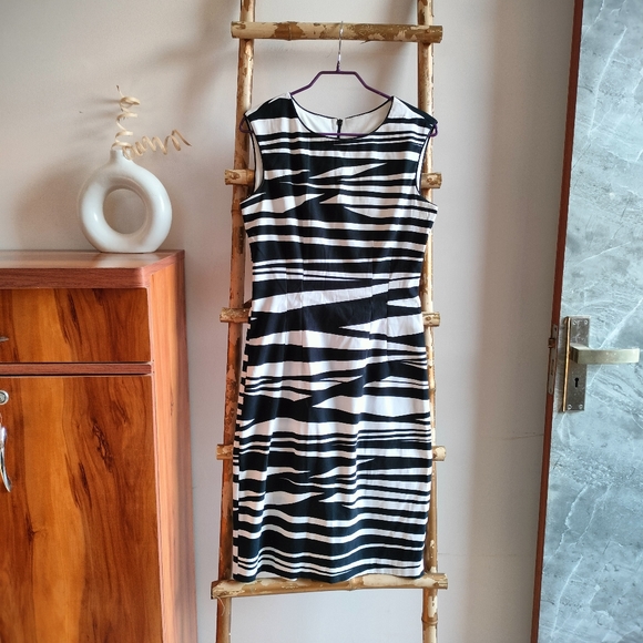 Bisou Bisou Dresses & Skirts - Bisou Bisou Paris Black and White Dress